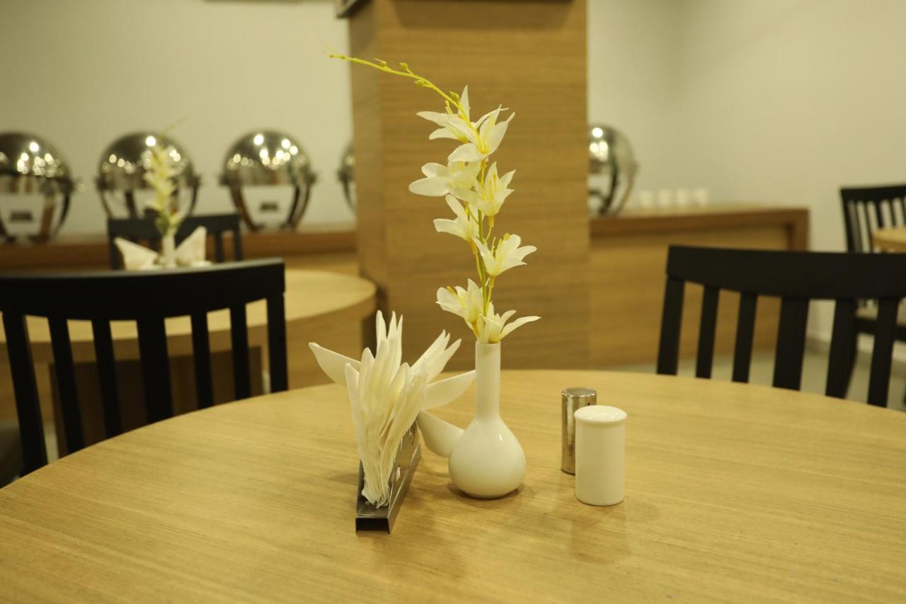 Vips Hotel Olive Sziliguri Kültér fotó