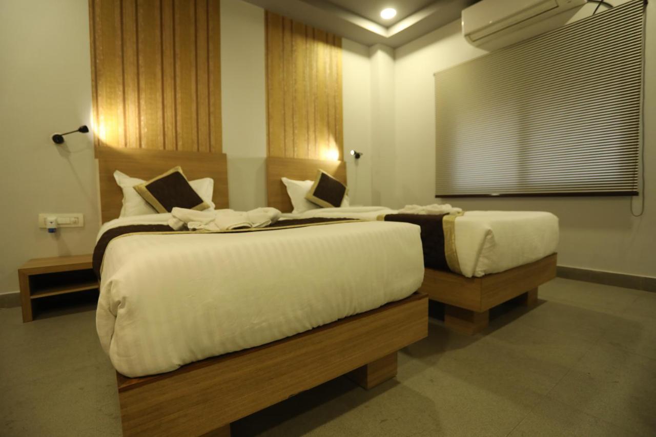 Vips Hotel Olive Sziliguri Kültér fotó