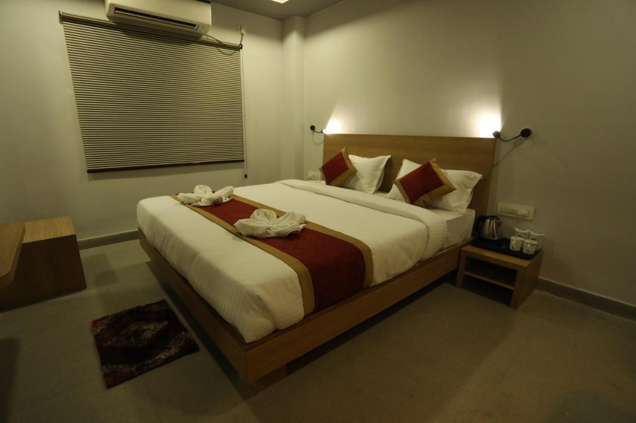 Vips Hotel Olive Sziliguri Kültér fotó
