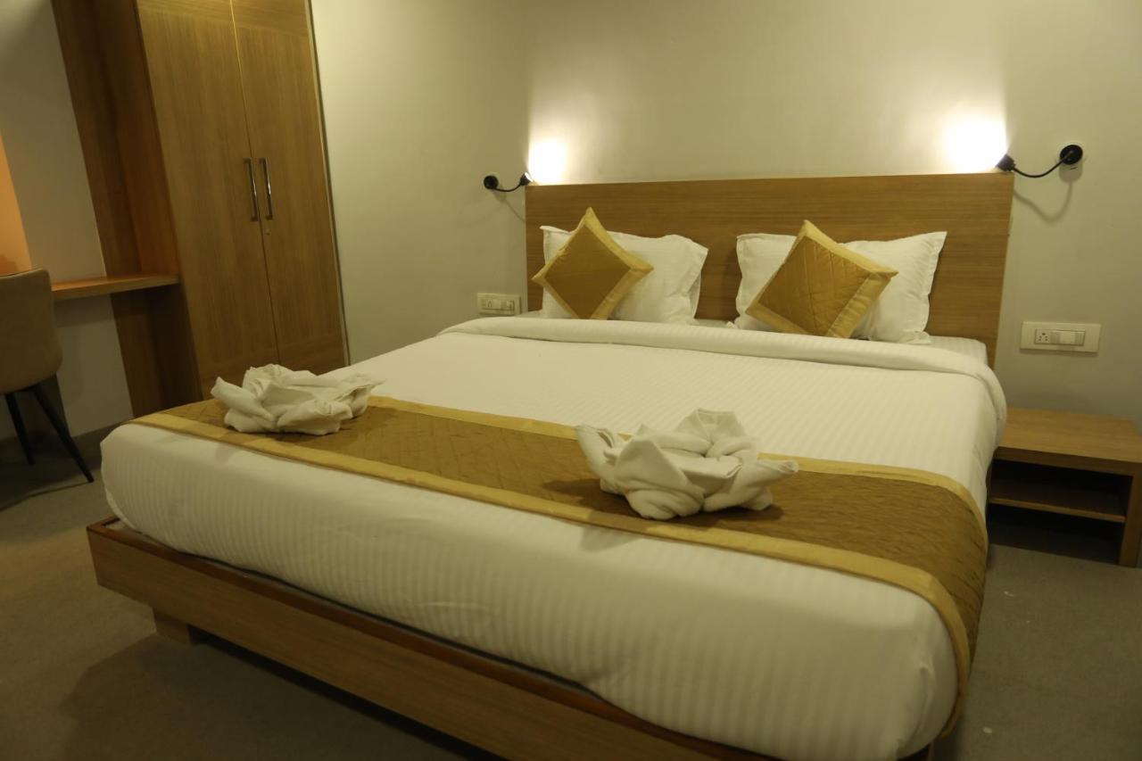 Vips Hotel Olive Sziliguri Kültér fotó